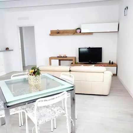 Ambroeus Apartmens Casa Spaziosa In Centro Paese *